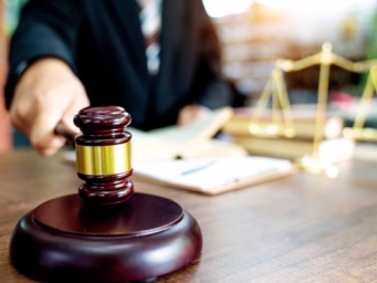 落马官员出狱当天，又被逮捕