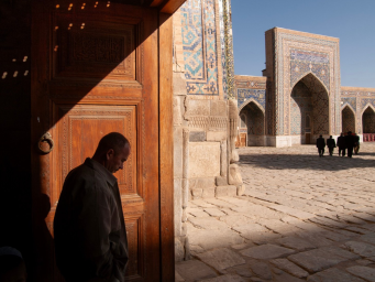 乌兹别克斯坦立法禁止“人像街拍”45观点